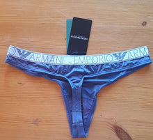 Carica l&#39;immagine nel visualizzatore di Gallery, Tanga Donna Emporio Armani taglia S
